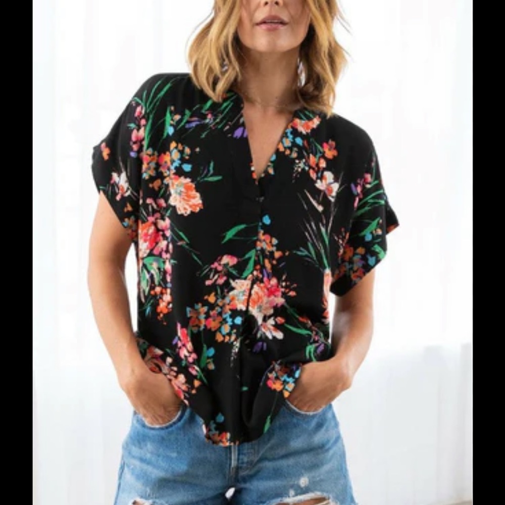 NWT Love Stitch blue floral blouse